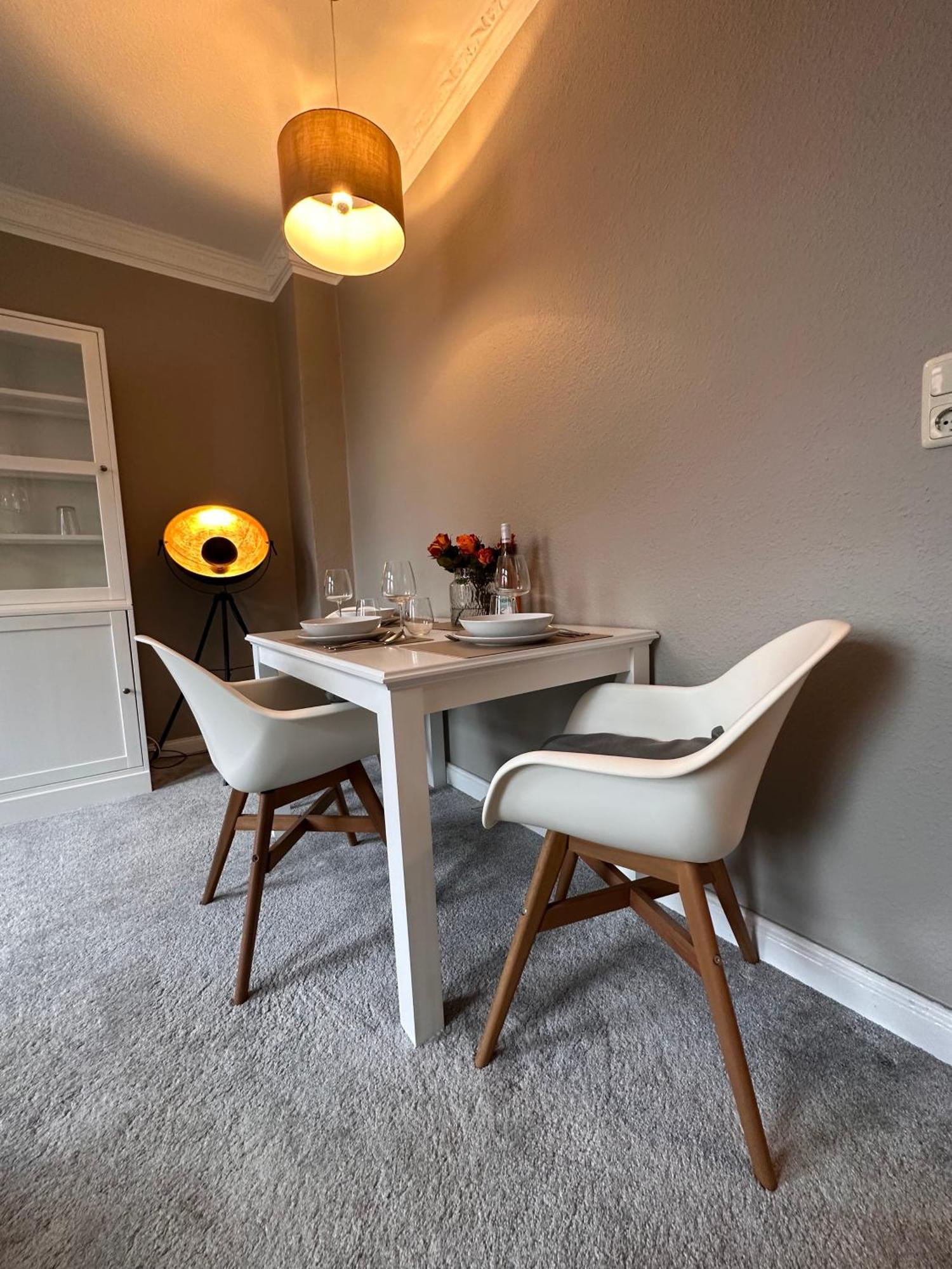 Apartment Altbaucharme In Zentraler Lage Kiel