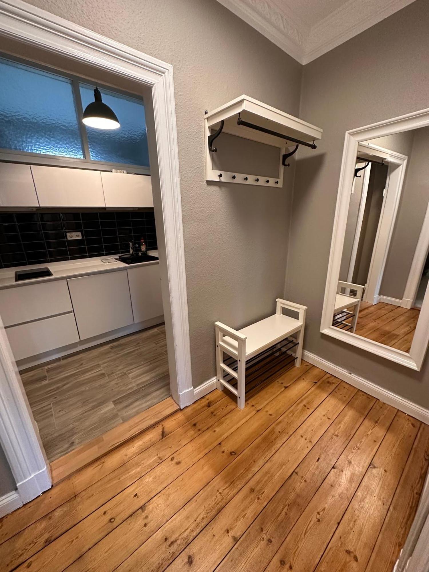 Apartment Altbaucharme In Zentraler Lage *